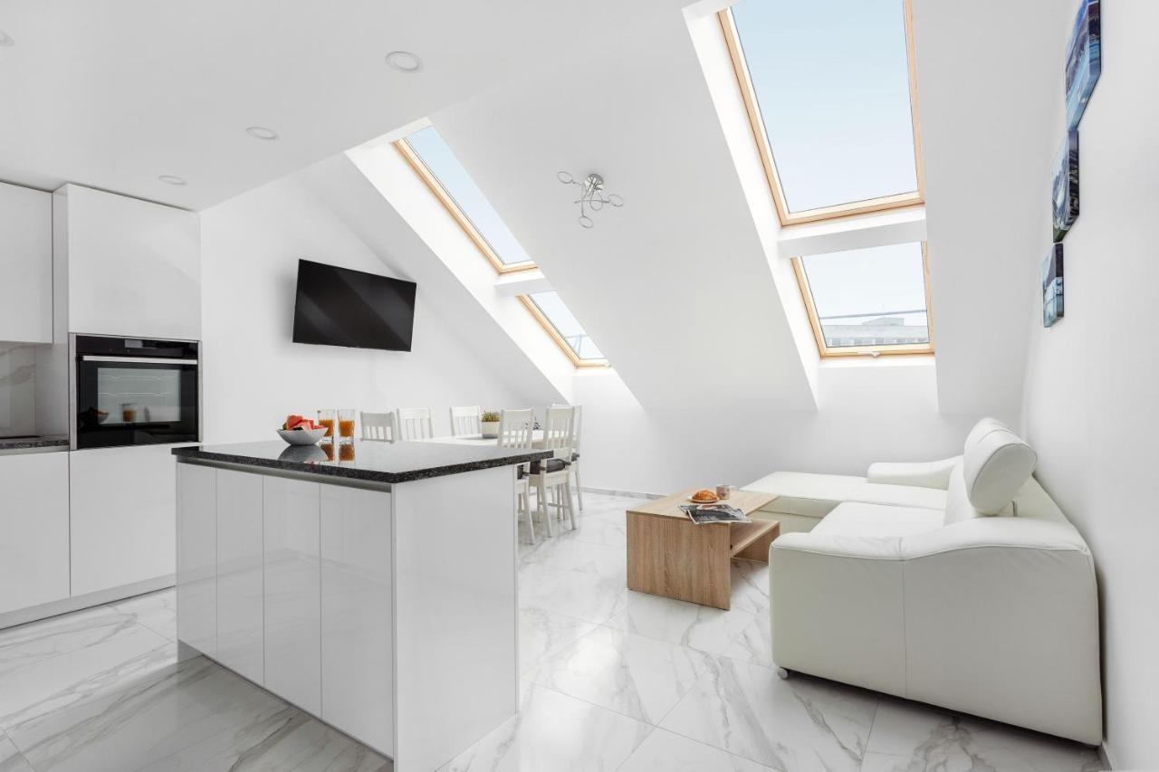 Luxurious Kaunas Basilica Apartment In Old Town By Urban Rent Экстерьер фото