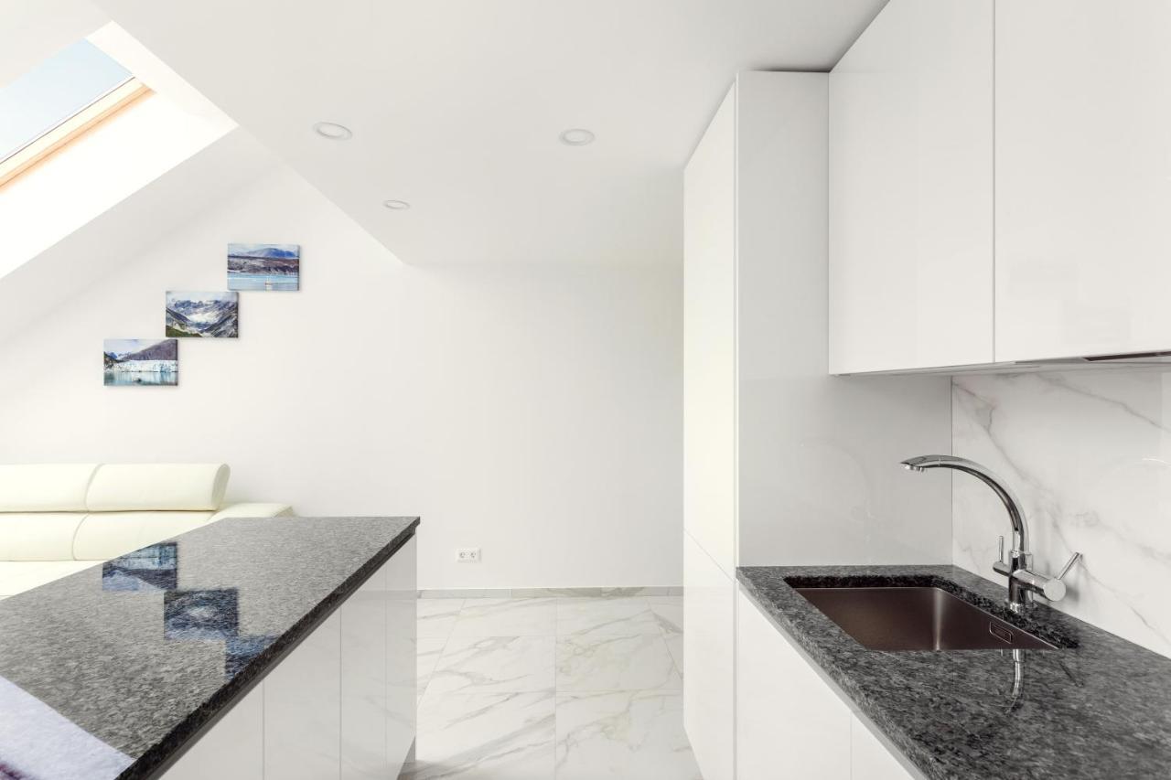 Luxurious Kaunas Basilica Apartment In Old Town By Urban Rent Экстерьер фото