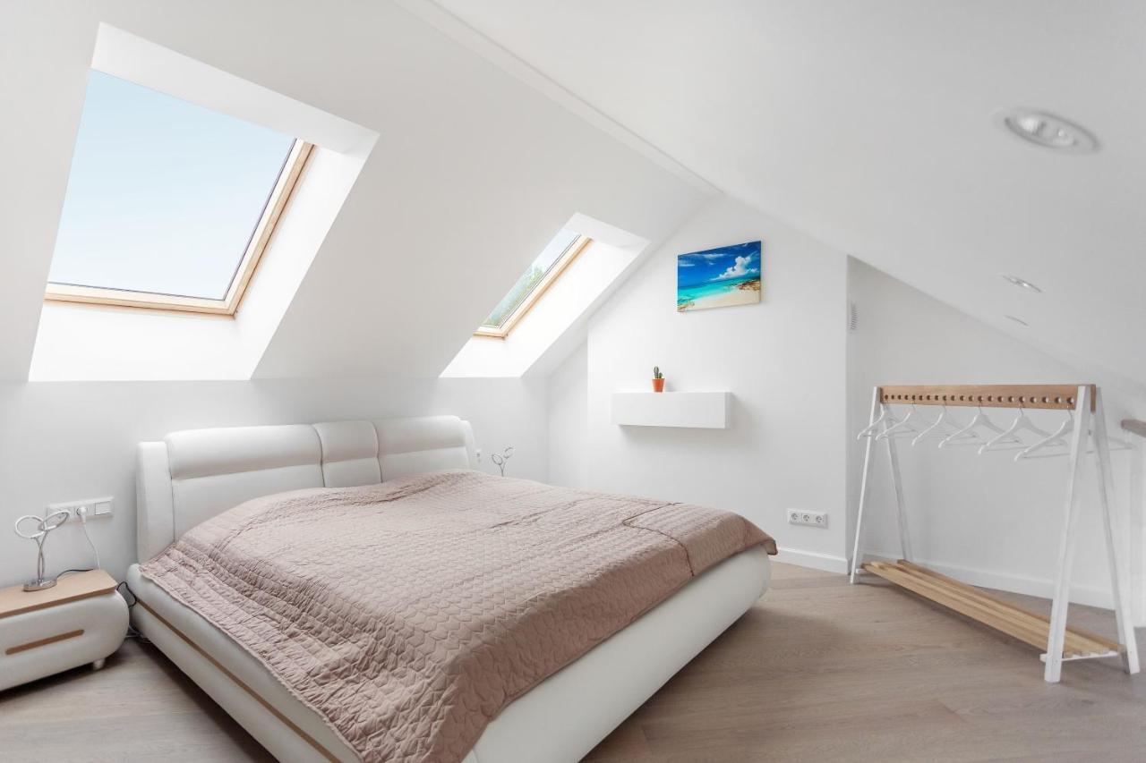 Luxurious Kaunas Basilica Apartment In Old Town By Urban Rent Экстерьер фото