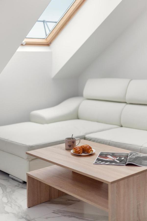 Luxurious Kaunas Basilica Apartment In Old Town By Urban Rent Экстерьер фото