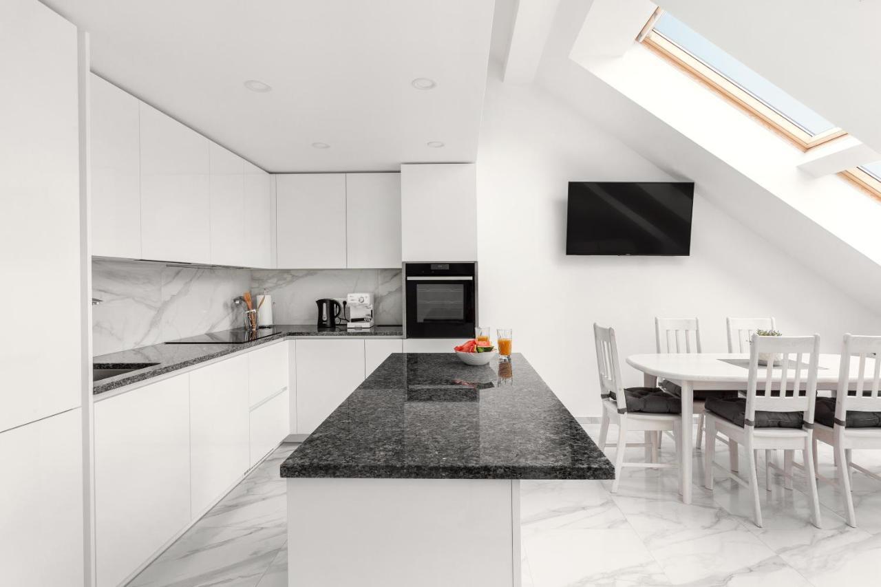 Luxurious Kaunas Basilica Apartment In Old Town By Urban Rent Экстерьер фото