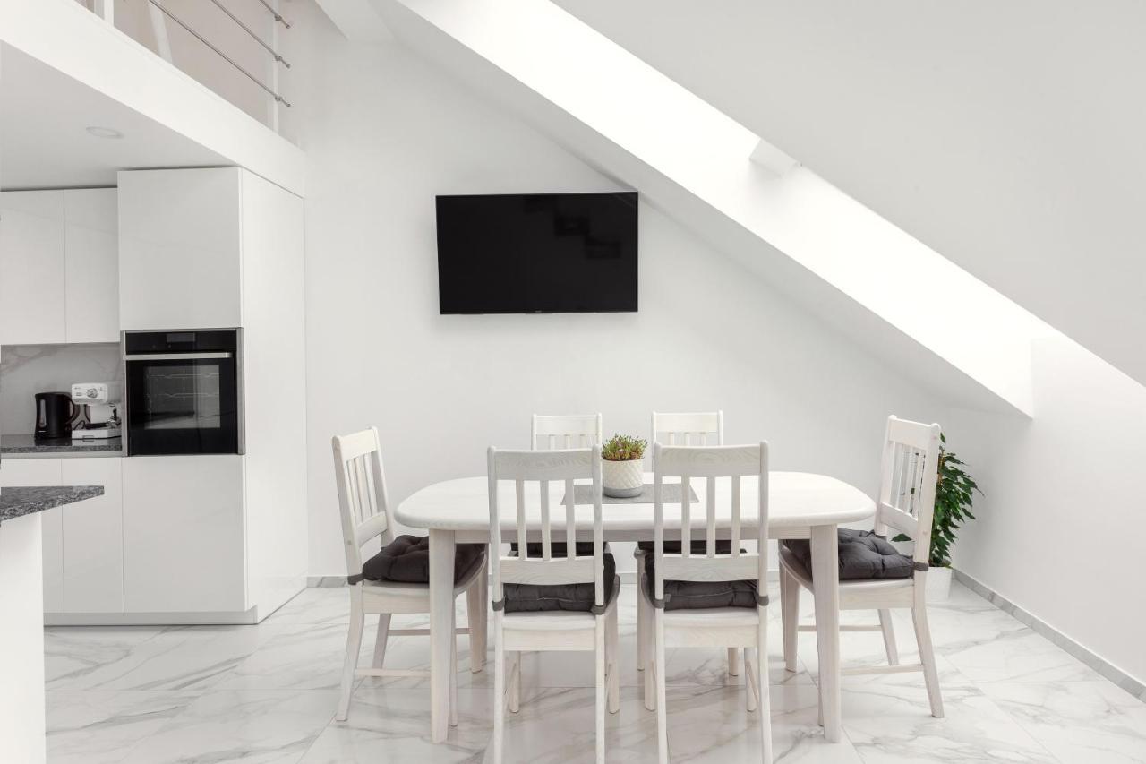Luxurious Kaunas Basilica Apartment In Old Town By Urban Rent Экстерьер фото