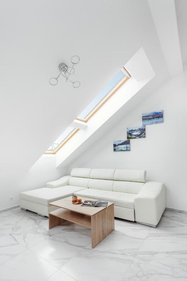 Luxurious Kaunas Basilica Apartment In Old Town By Urban Rent Экстерьер фото