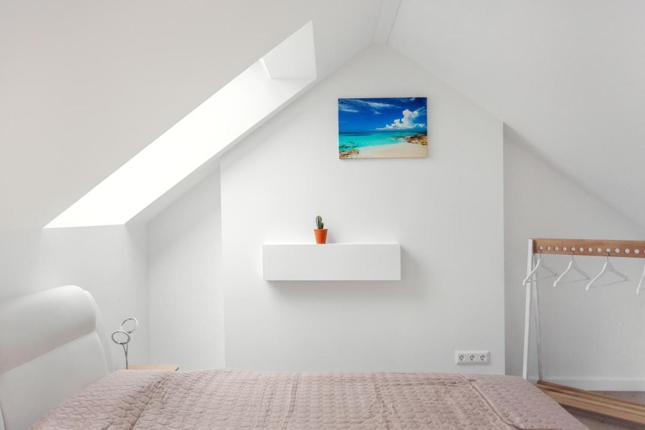 Luxurious Kaunas Basilica Apartment In Old Town By Urban Rent Экстерьер фото